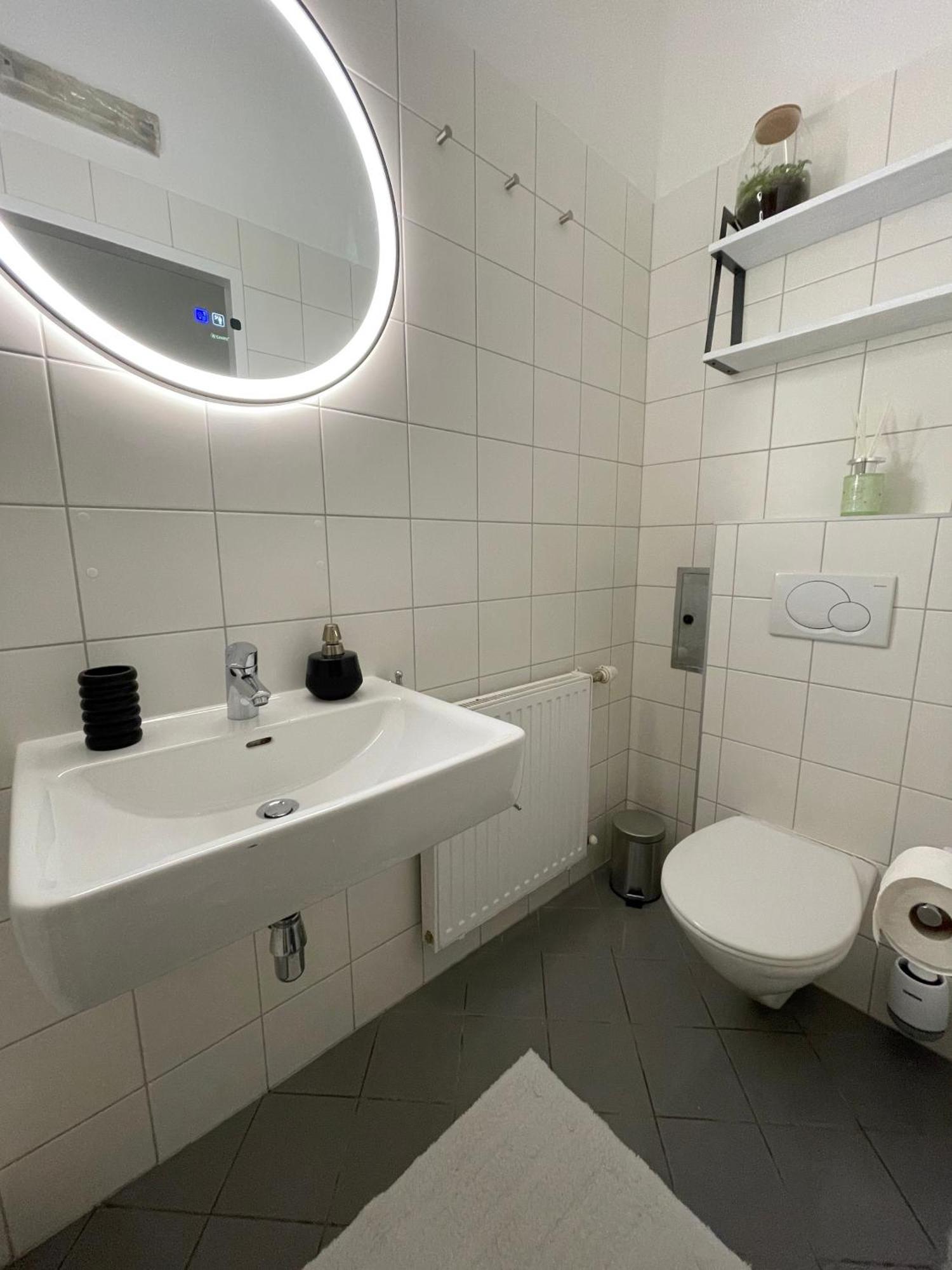Authentic Apartment Near The City Centre Виена Екстериор снимка